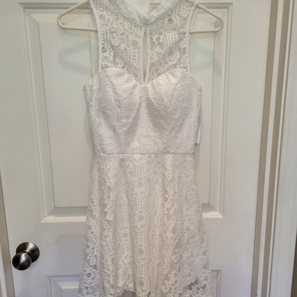 Brand New White Lace Xtraordinary Dress Size 1 Women